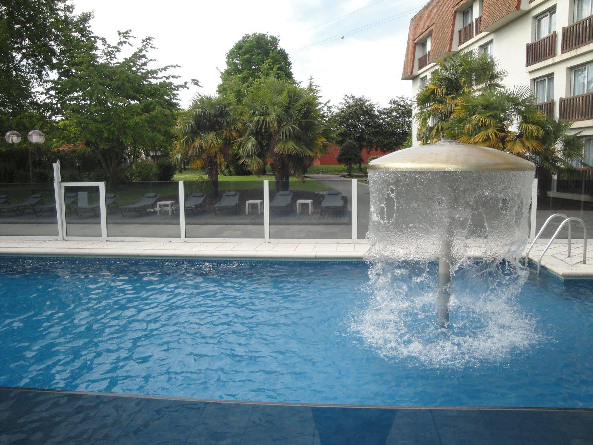 Amiraute Hotel Golf Deauville Touques Exterior photo